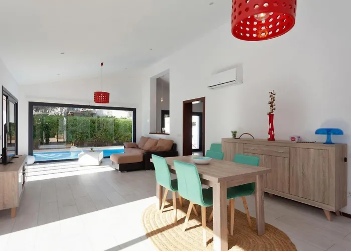 Son Veri Vell * إل أرينال